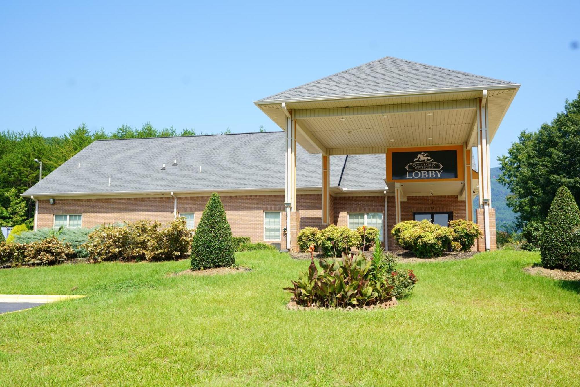 Columbus Inn And Suites Bagian luar foto